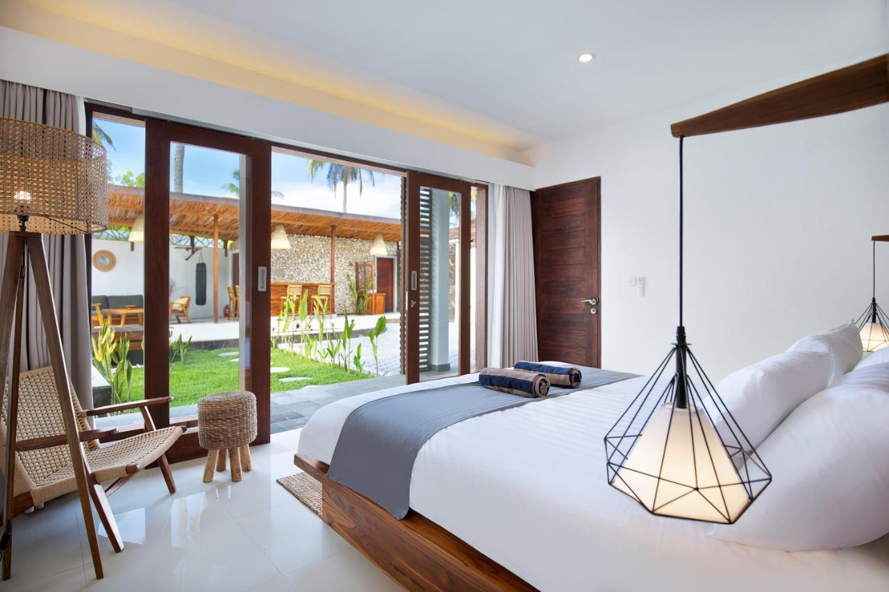 Villa Sakura. Luxury 3 Bedroom Villa. Selong Belanak Bagian luar foto