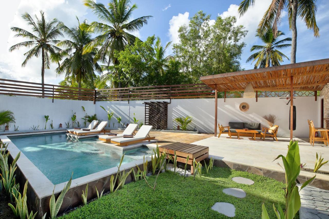 Villa Sakura. Luxury 3 Bedroom Villa. Selong Belanak Bagian luar foto